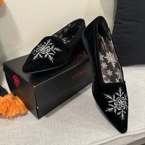 Strange Cvlt velvet skeleton snowflake flats